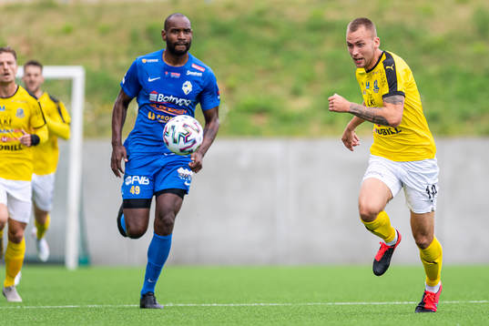 Linköpings Almir Gullit dos Santos och Lunds Filip Bohman
