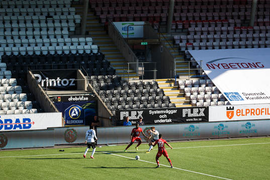 Örebros Albin Granlund och Östersunds Noah Sonko Sundberg