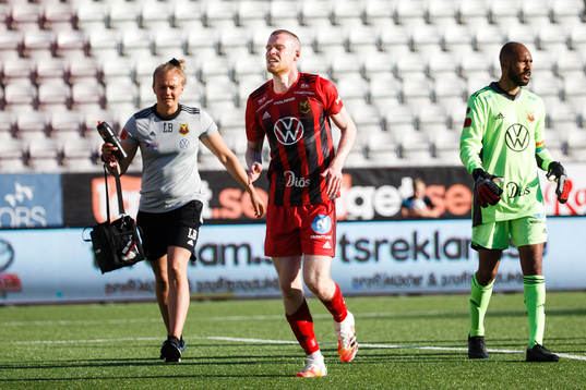 Östersunds Thomas Isherwood har ont