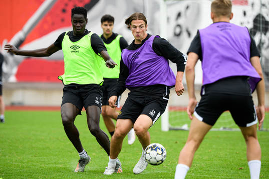 Joseph Okumu och Simon Olsson