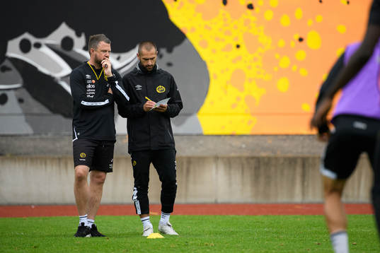 Manager Jimmy Thelin och assisterande tränare Emir Bajrami