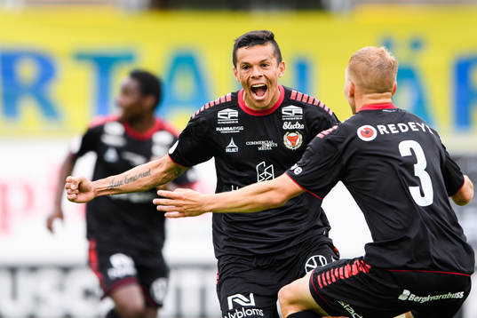 Kalmars Romario Pereira Sipiao jublar