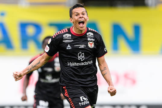 Kalmars Romario Pereira Sipiao jublar