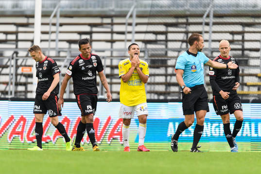 Falkenbergs Edi Sylisufaj deppar