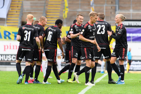 Kalmars spelare jublar