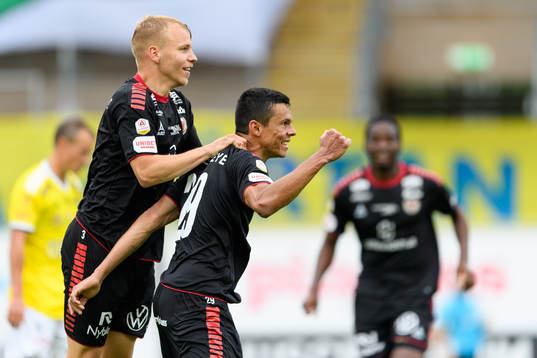 Kalmars Romario Pereira Sipiao jublar med Sebastian Ring