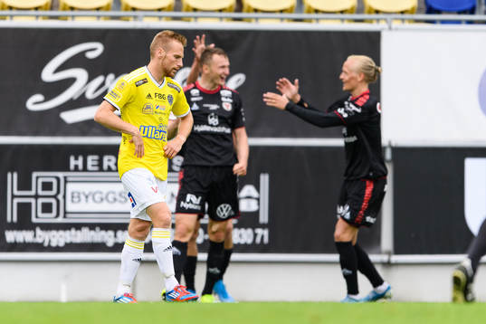 Falkenbergs Tobias Englund deppar