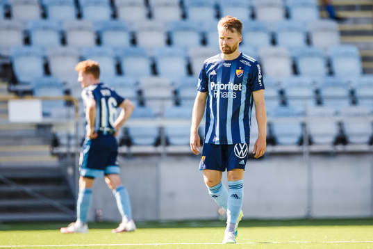 Djurgårdens Jacob Une Larsson deppar