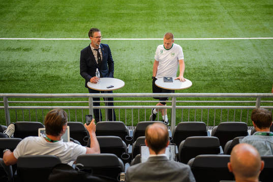 s tränare Rikard Norling och Hammarbys tränare Stefan