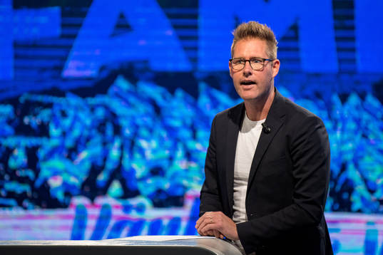 Magnus Svensson i Malmö FFs Studio i blått
