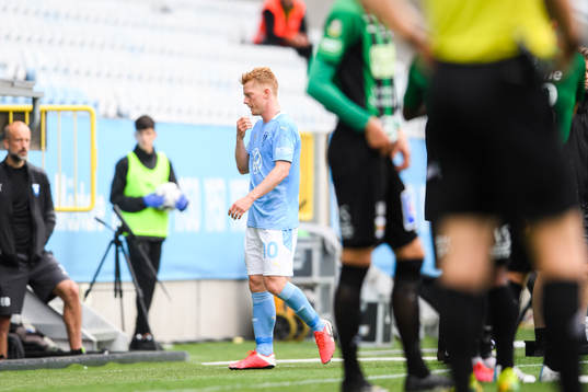 Malmö FFs Anders Christiansen lämnar planen