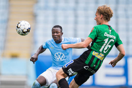 Malmö FFs Bonke Innocent och Varbergs Alexander Johansson