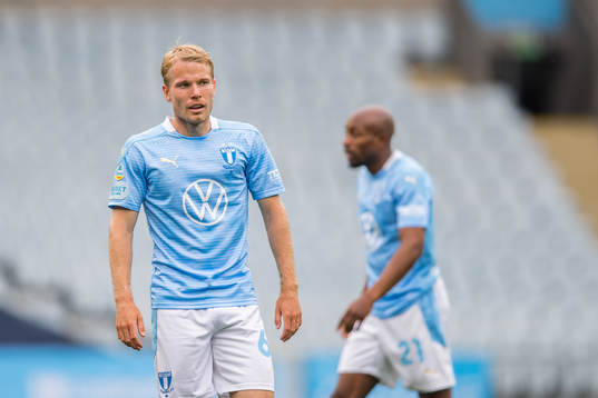 Malmö FFs Oscar Lewicki deppar