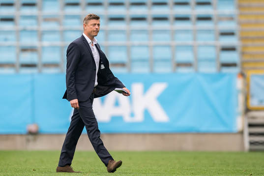 Malmö FFs tränare Jon Dahl Tomasson deppar
