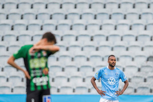 Malmö FFs Isaac Kiese Thelin deppar
