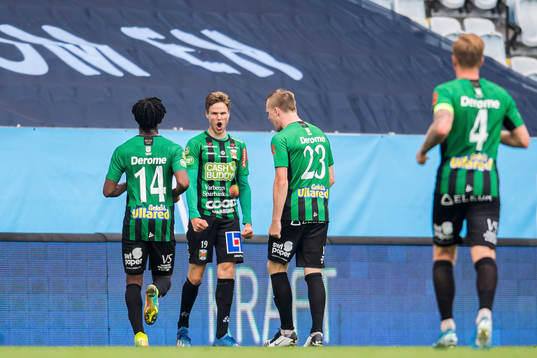 Varbergs Gustav Norlin jublar med lagkamrater
