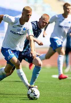 Djurgårdens Kalle Holmberg bakom IFK Norrköpings Filip