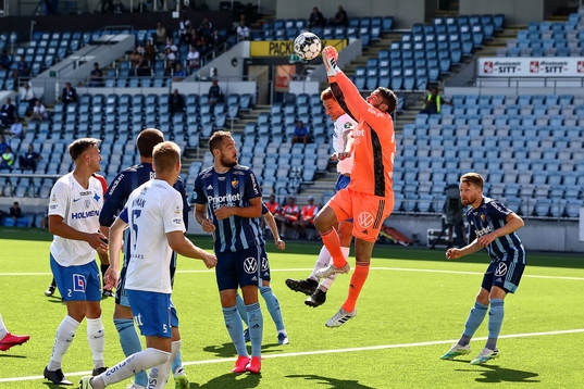 Räddning av Djurgårdens målvakt Tommi Vaiho