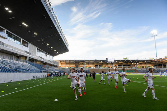 Häckens spelare värmer upp