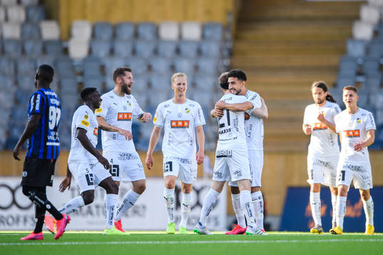 Häckens Daleho Irandust jublar