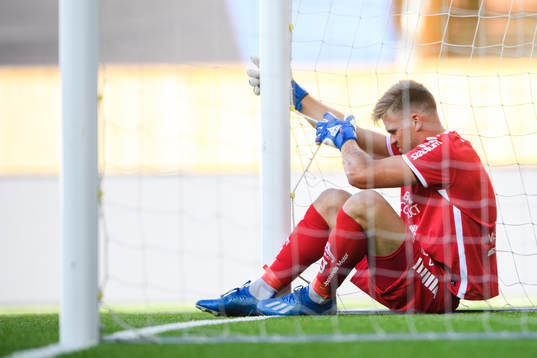 Sirius målvakt Lukas Jonsson deppar