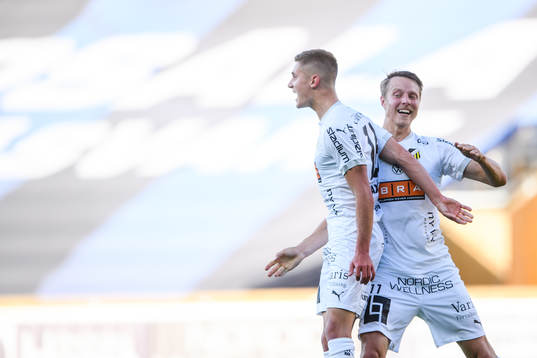 Häckens Leo Bengtsson jublar