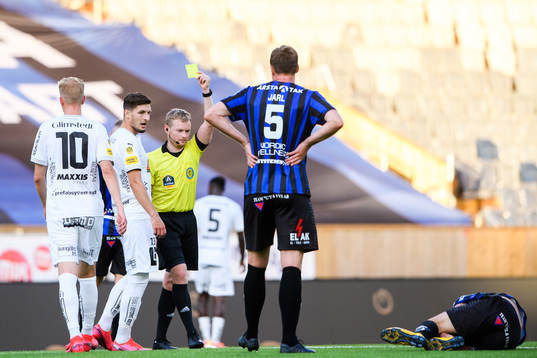 Häckens Adnan Maric får en varning