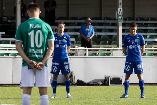 Tyst minut innan fotbollsmatchen i Superettan  mellan Brage