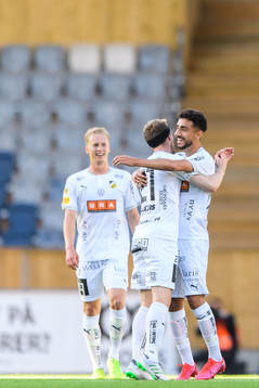 Häckens Daleho Irandust jublar