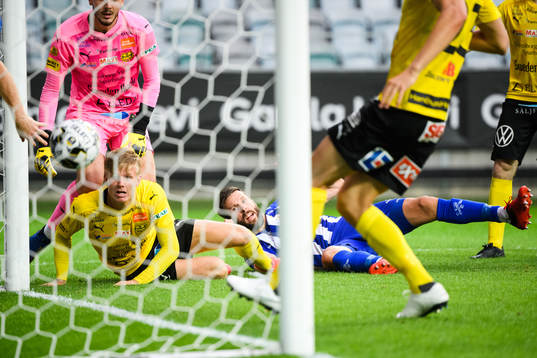 IFK Göteborgs Mattias Bjärsmyr gör 1-1
