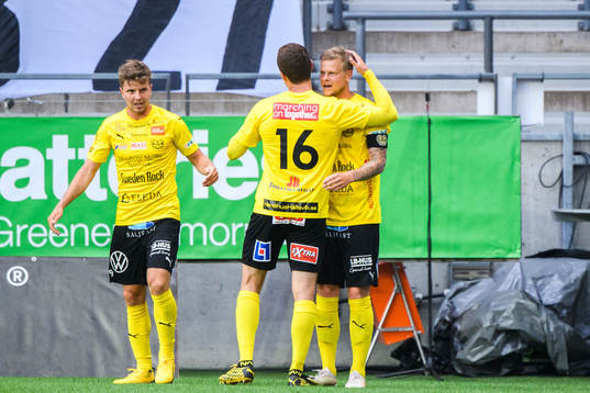 Mjällbys spelare jublar