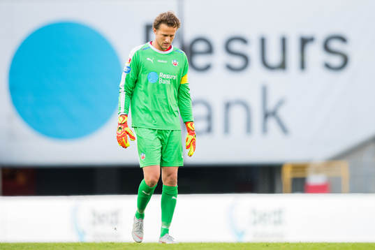 Helsingborgs målvakt Anders Lindegaard deppar