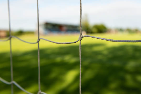 Nätmaskor i ena fotbollsmålet på Vejby IP