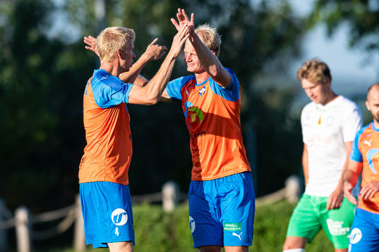 Bläddra bland fler bilder av Fotboll, Div 3 Sydvästra Götaland, Vejby - Klippans Förenade