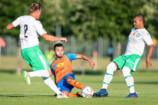 Vejbys Stanley Batres Prado mot Klippans Rasmus Wendt och