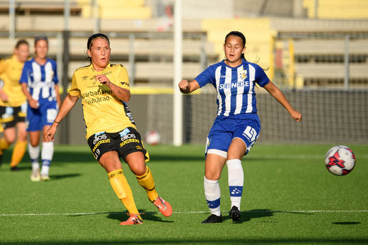 Elfsborgs Johanna Kalinski Köhlqust och IFK Göteborgs
