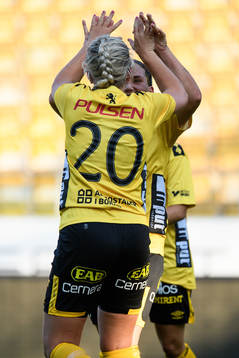 Elfsborgs Ebba Johansson jublar med lagkamrater