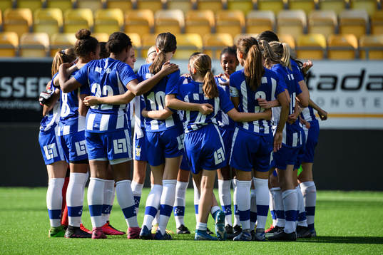 IFK Göteborgs innan avspark i F14 träningsmatch i fotboll