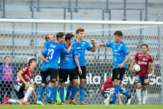 Halmstads Emil Tot Wikström jublar