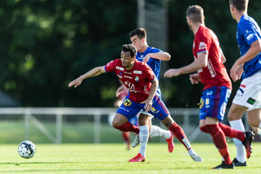 Östers Marc Rochester Sörensen och Trelleborgs Haris Brkic