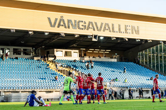 Östers spelare jublar