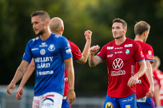 Östers James Keene jublar