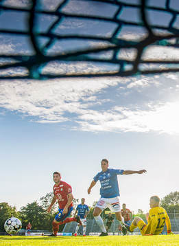 Östers James Keene oroar mot Trelleborgs Fredrik Liverstam