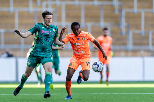 Dalkurds Johan Stenberg och AFC Eskilstunas Francis