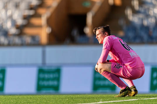 AFC Eskilstunas målvakt Wille Jakobsson deppar