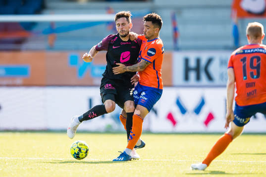 Daniel Alexander Pedersen of Brann and Niklas Fernando