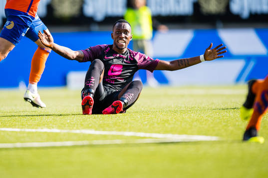 Karamoko Daouda Bamba of Brann reacts