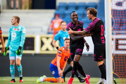 Karamoko Daouda Bamba of Brann celebrates