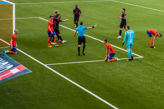 Karamoko Daouda Bamba of Brann celebrates
