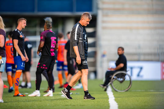 Lars Arne Nilsen, head coach of Brann, looks dejected